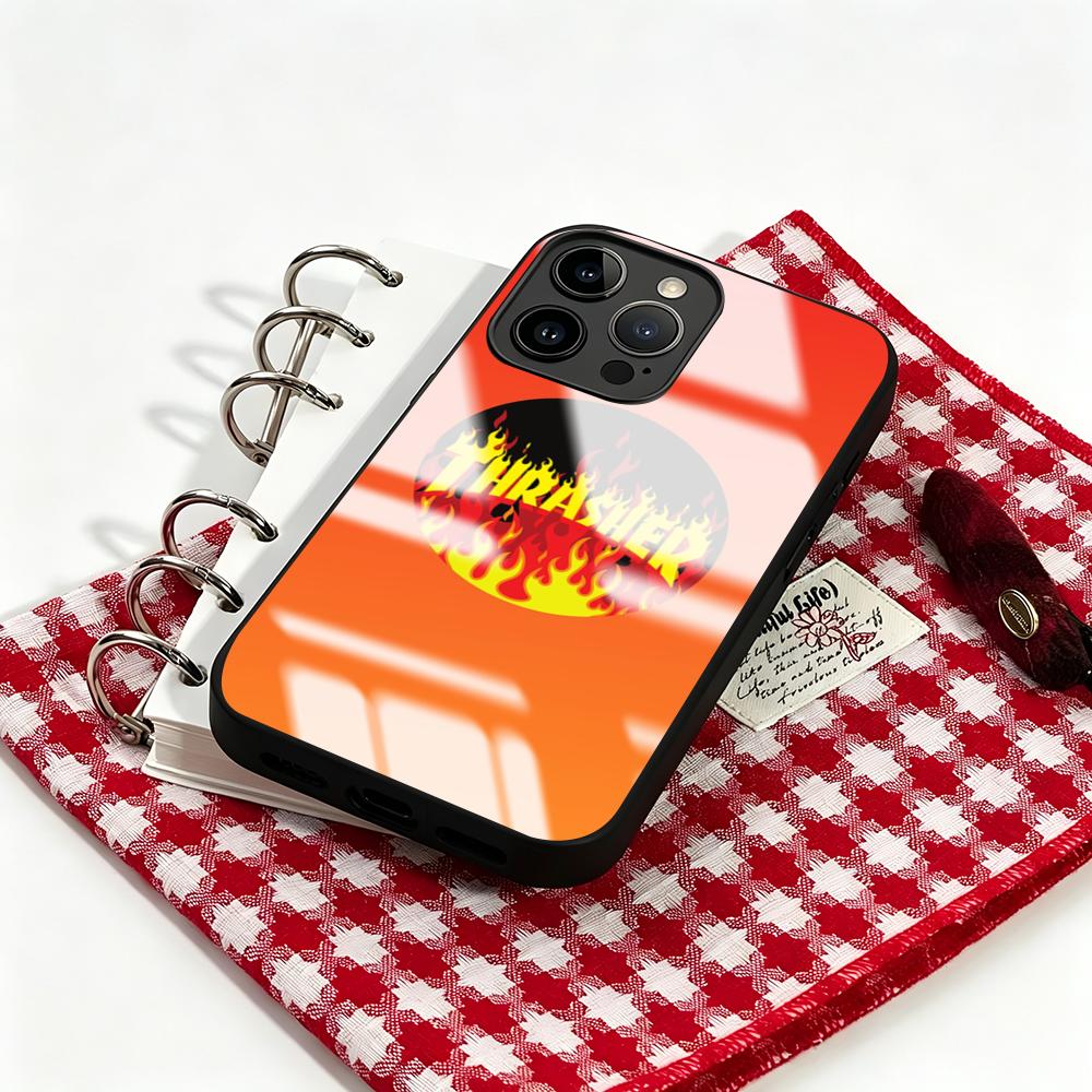 Etui na telefon marki THRASHER – Phone Accessories Brand recenzja i cena